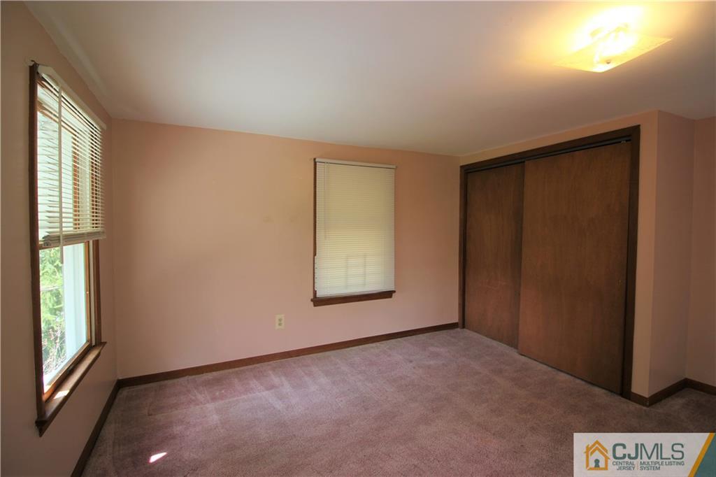 252 Rues Lane East Brunswick, NJ 08816 - Photo 18 of 25 Gallery Image 18