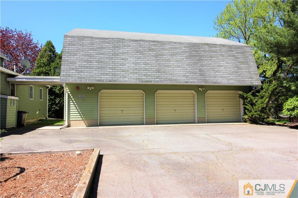 252 Rues Lane East Brunswick, NJ 08816 - Photo 20 of 25 Gallery Image 20