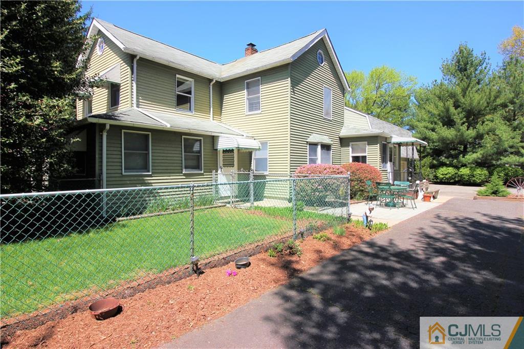 252 Rues Lane East Brunswick, NJ 08816 - Photo 3 of 25 Gallery Image 3