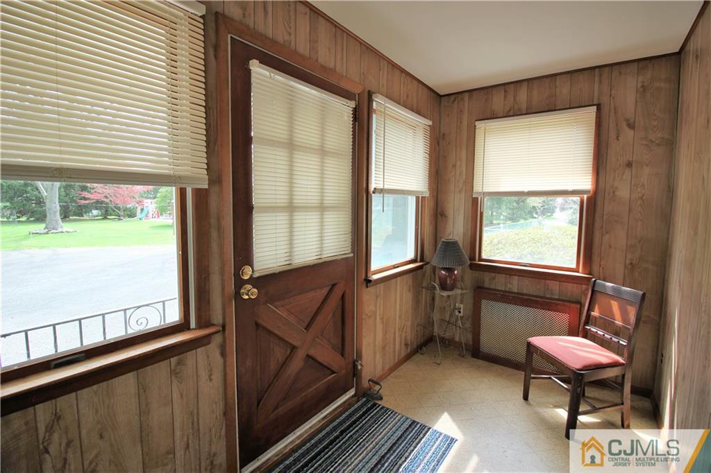 252 Rues Lane East Brunswick, NJ 08816 - Photo 4 of 25 Gallery Image 4