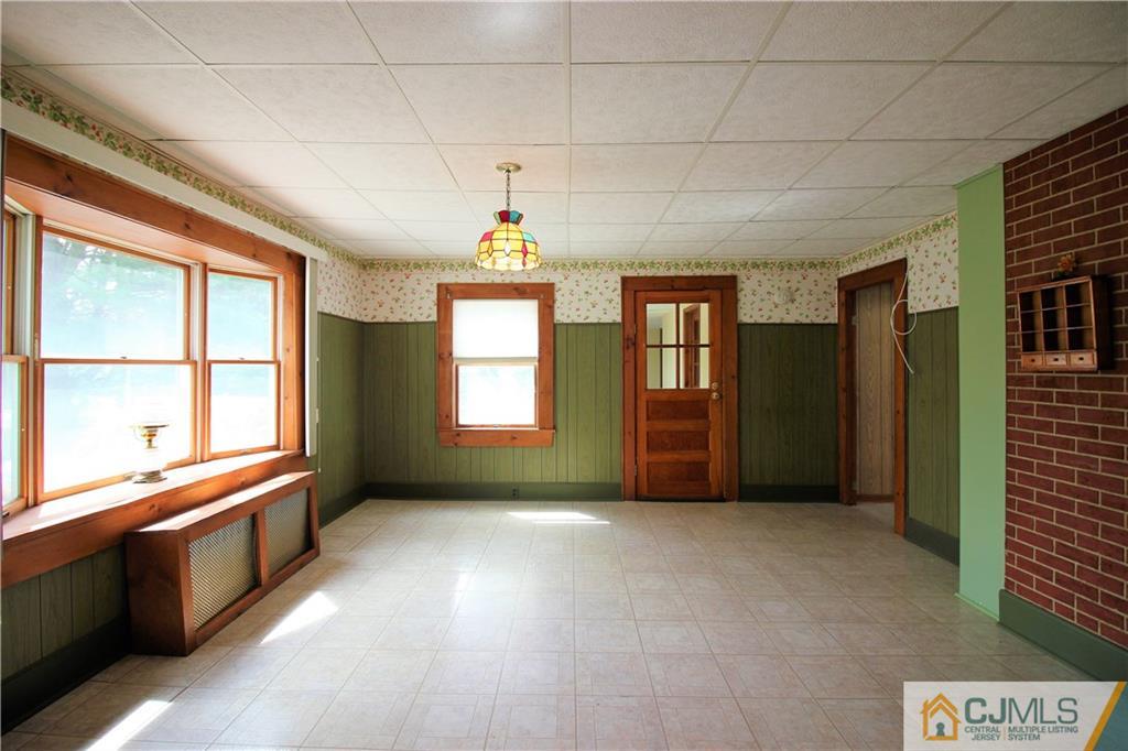 252 Rues Lane East Brunswick, NJ 08816 - Photo 10 of 25 Gallery Image 10