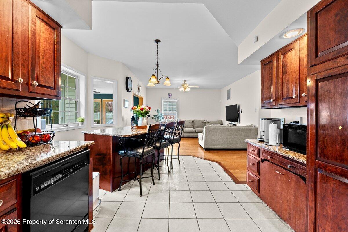 925 Parkview Road Moscow, PA 18444 - Photo 12 of 27 DSC06984