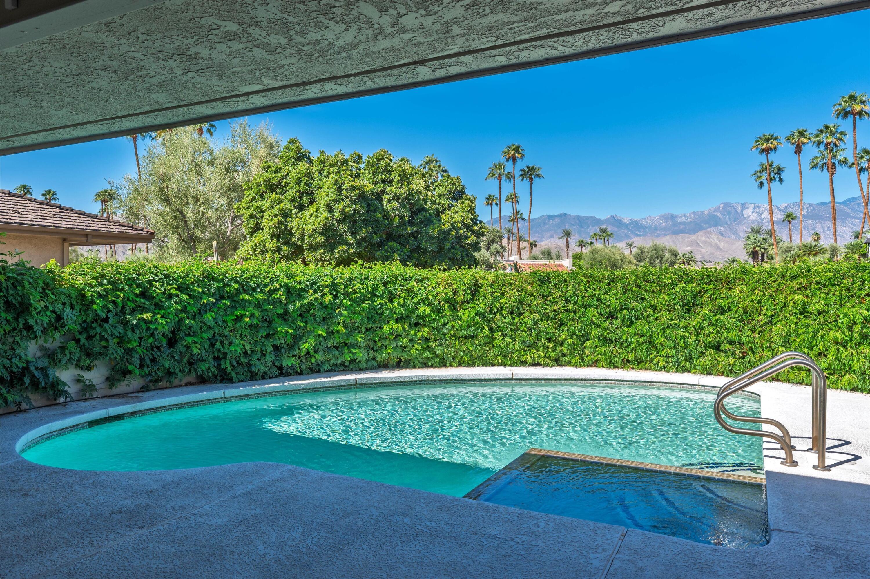 62 Dartmouth Drive Rancho Mirage, CA 92270 - Photo 4 of 46 a view of a outdoor space