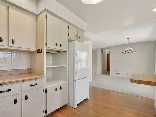 $295,000 | 1200 North May Street, Joliet, IL 60435