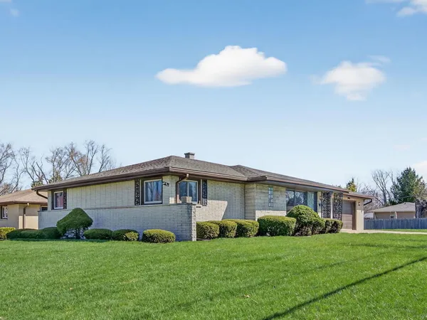 $295,000 | 1200 North May Street, Joliet, IL 60435