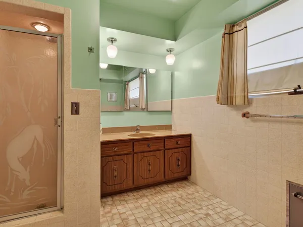 $295,000 | 1200 North May Street, Joliet, IL 60435