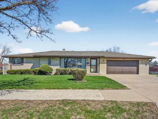 $295,000 | 1200 North May Street, Joliet, IL 60435
