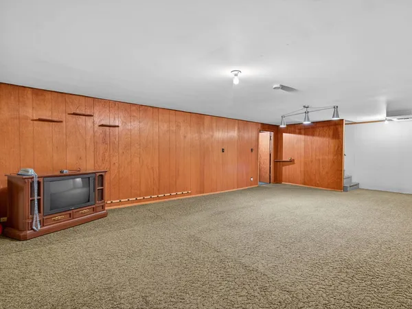 $295,000 | 1200 North May Street, Joliet, IL 60435