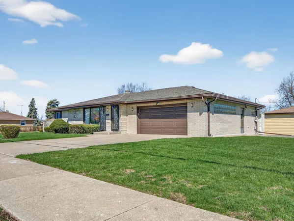 $295,000 | 1200 North May Street, Joliet, IL 60435