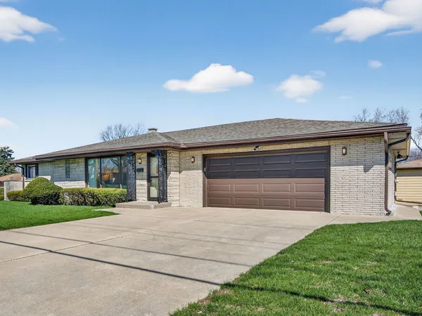 $295,000 | 1200 North May Street, Joliet, IL 60435