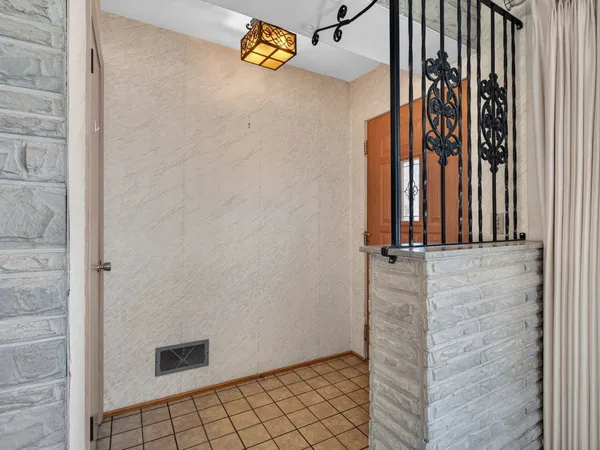 $295,000 | 1200 North May Street, Joliet, IL 60435