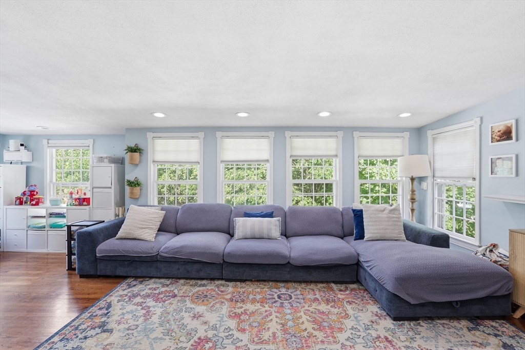 60 R Jasper Street Saugus, MA 01906 - Photo 10 of 33