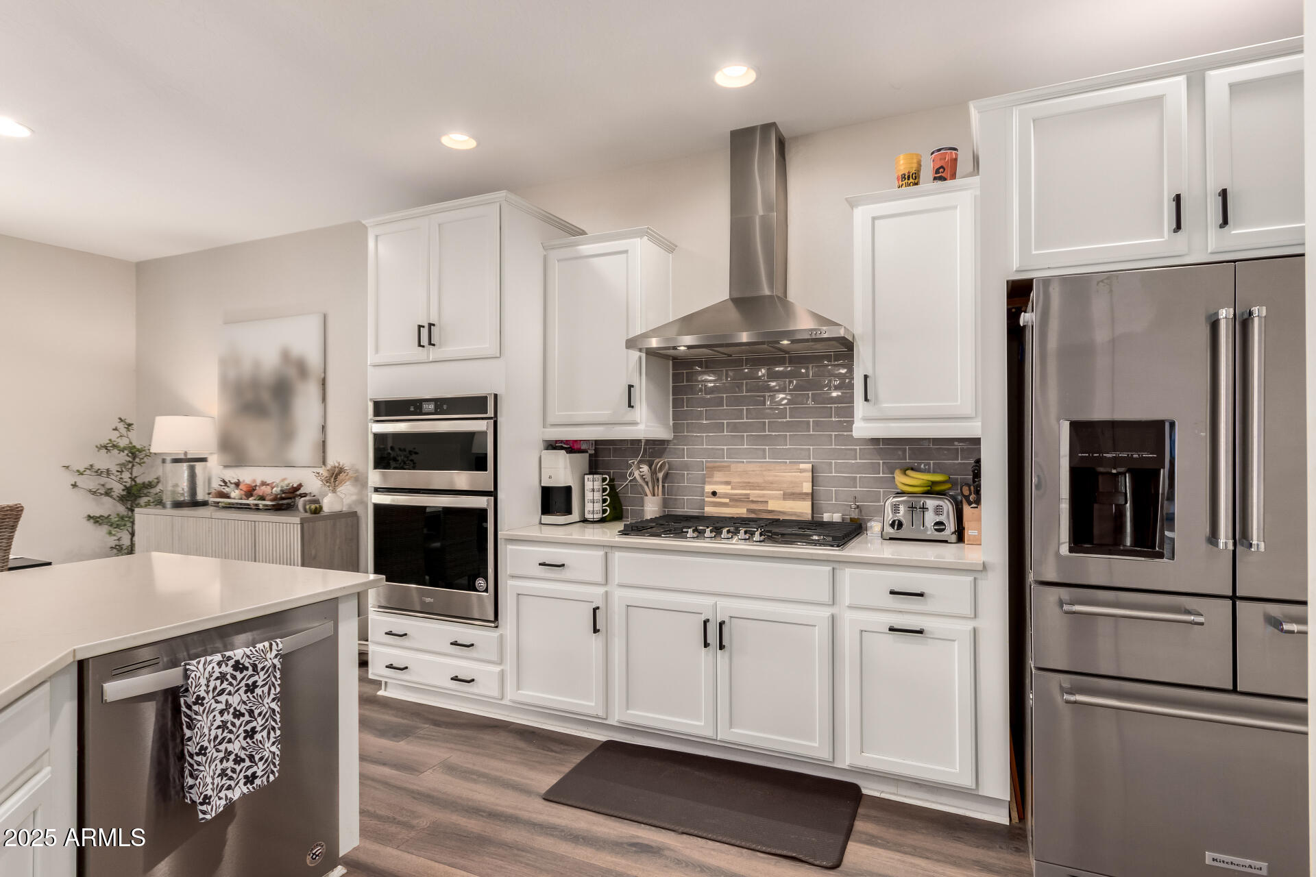 5418 South Vincent Mesa, AZ 85212 - Photo 16 of 38 a kitchen with stainless steel appliances a refrigerator stove and sink