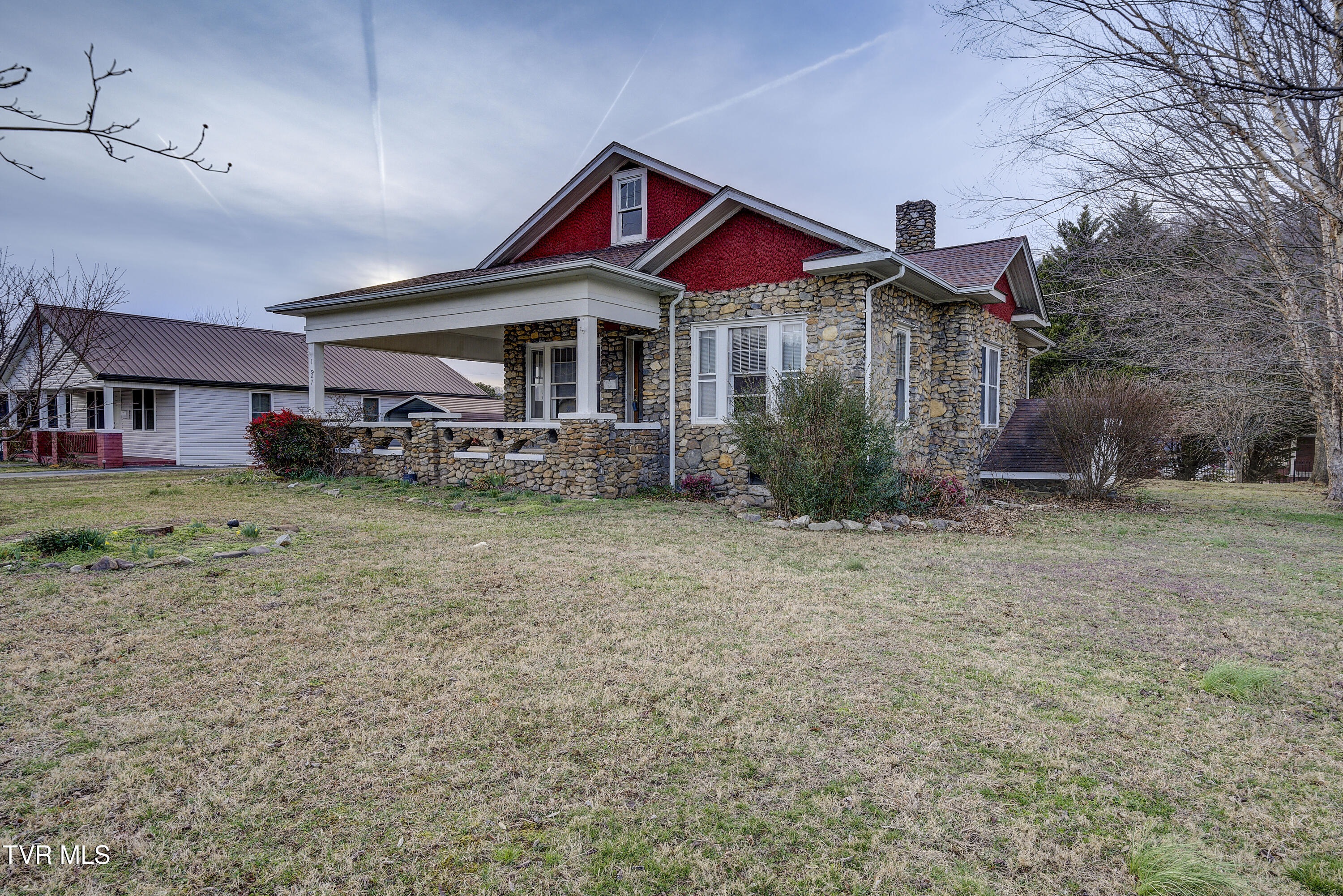 1027 North Elm Avenue Erwin, TN 37650 - Photo 2 of 32 DElmAve--32