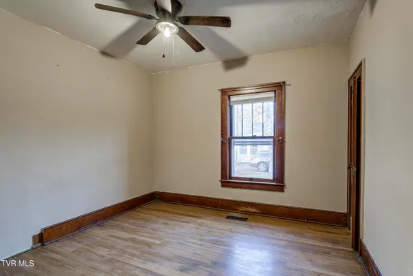 $219,900 | 1027 North Elm Avenue, Erwin, TN 37650