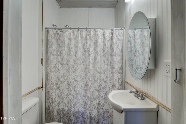 $219,900 | 1027 North Elm Avenue, Erwin, TN 37650