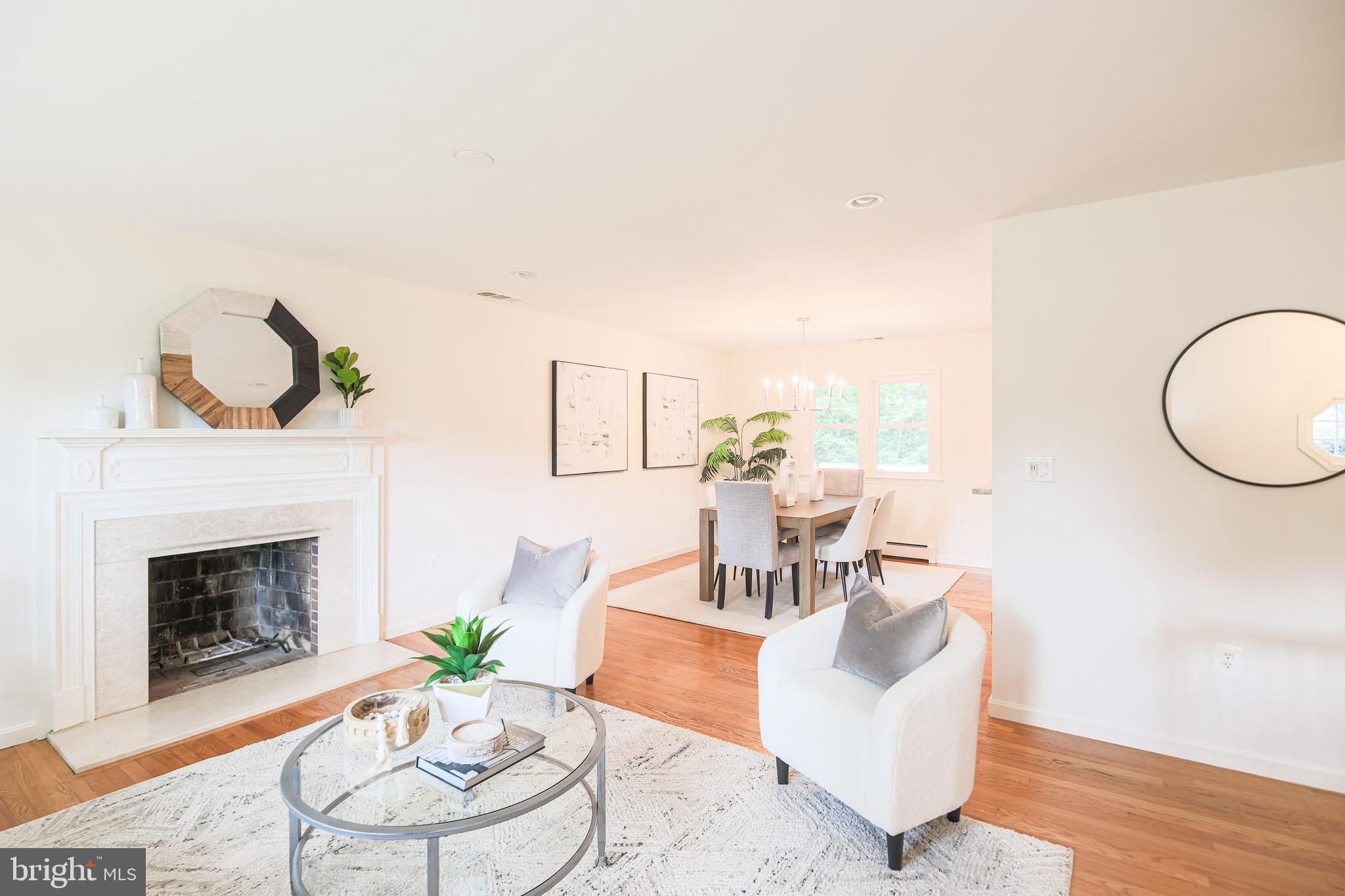 7200 Popkins Farm Road Alexandria, VA 22306 - Photo 10 of 70 Bright & Sunny Home