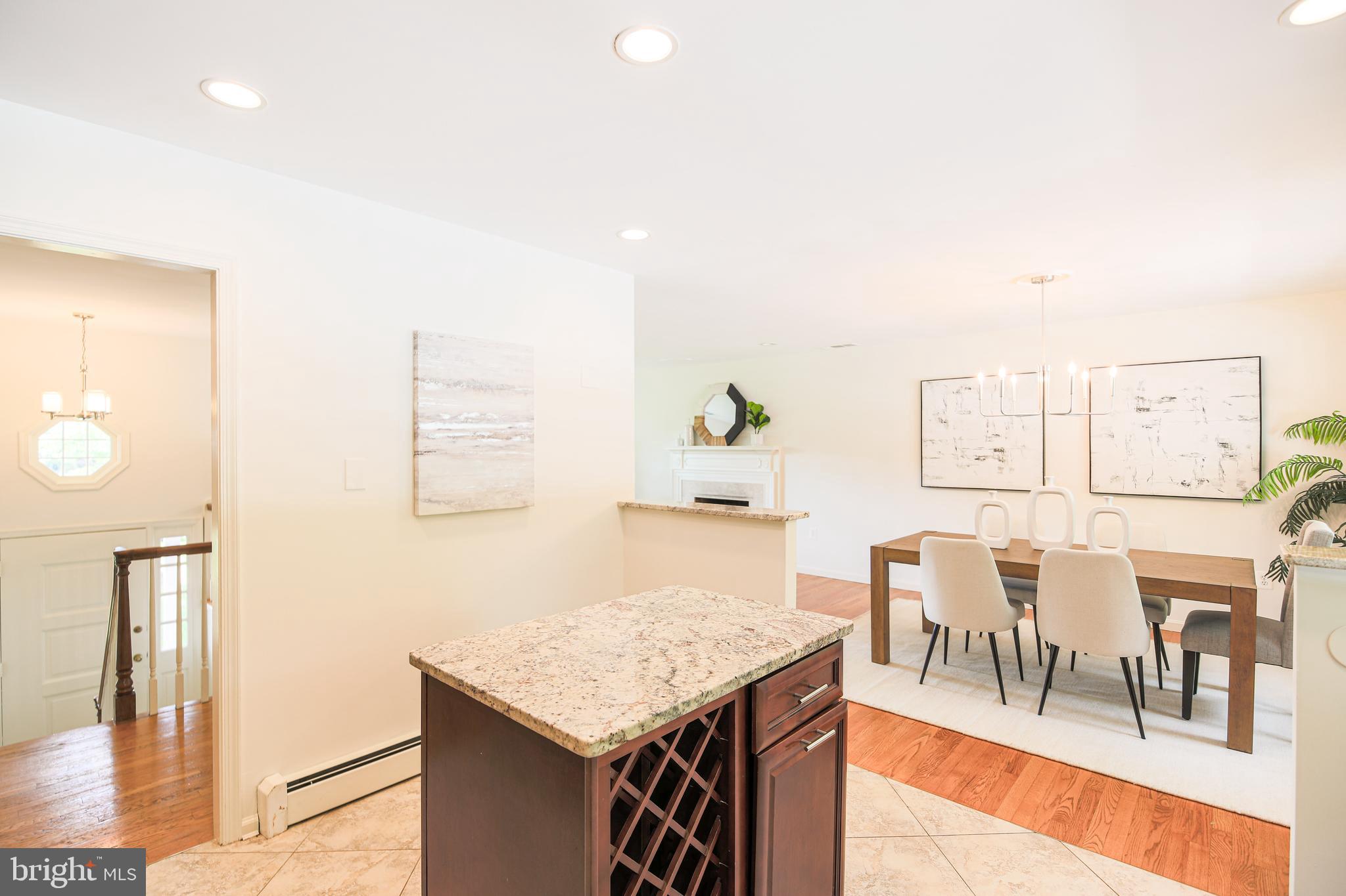 7200 Popkins Farm Road Alexandria, VA 22306 - Photo 19 of 70 View from Kitchen into Dining Room