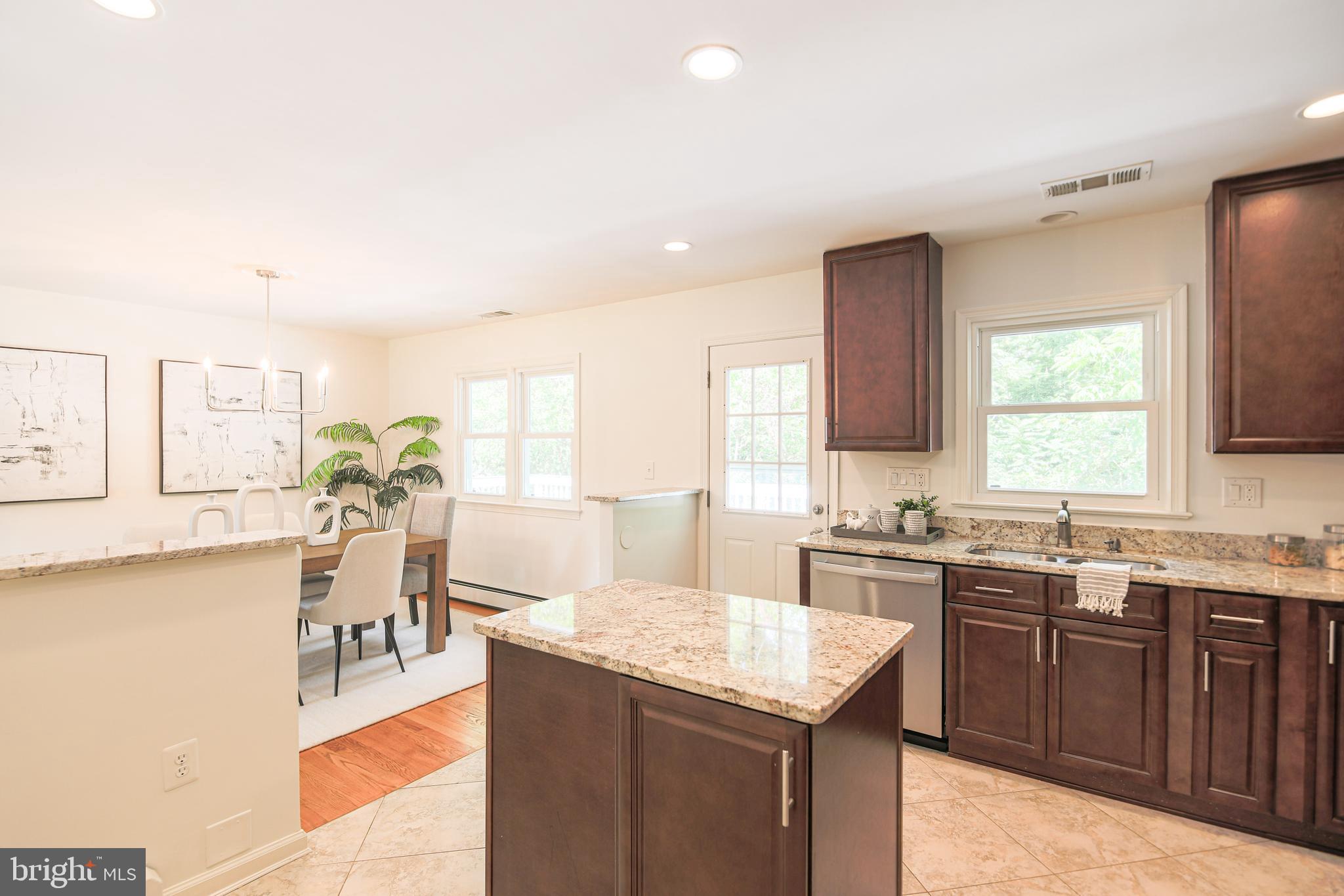 7200 Popkins Farm Road Alexandria, VA 22306 - Photo 20 of 70 Stainless Steel Appliances Throughout