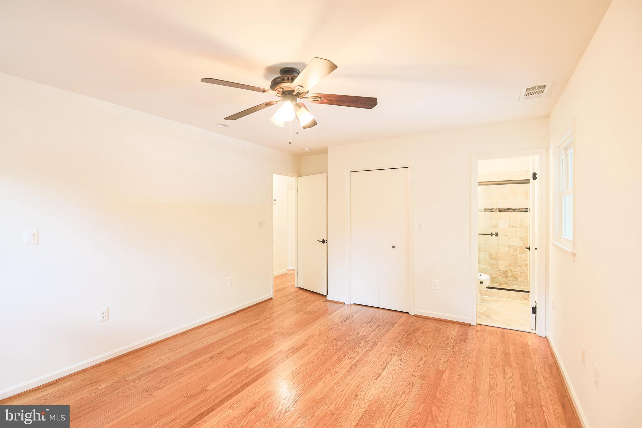 7200 Popkins Farm Road Alexandria, VA 22306 - Photo 32 of 70 Primary Bedroom