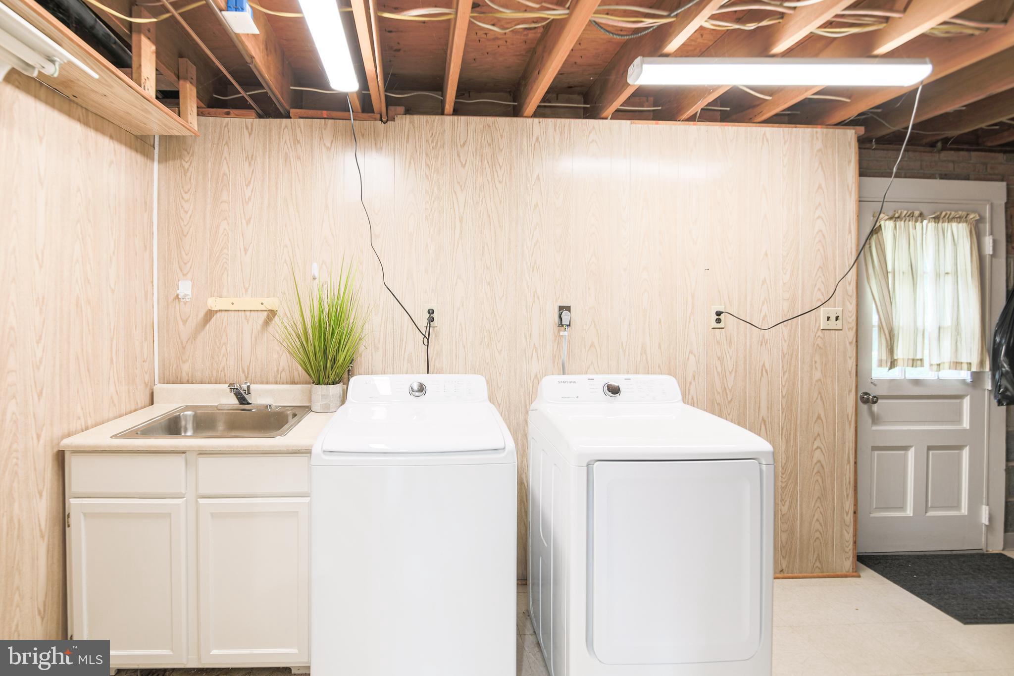 7200 Popkins Farm Road Alexandria, VA 22306 - Photo 63 of 70 Large Laundry/Utility/Storage Area