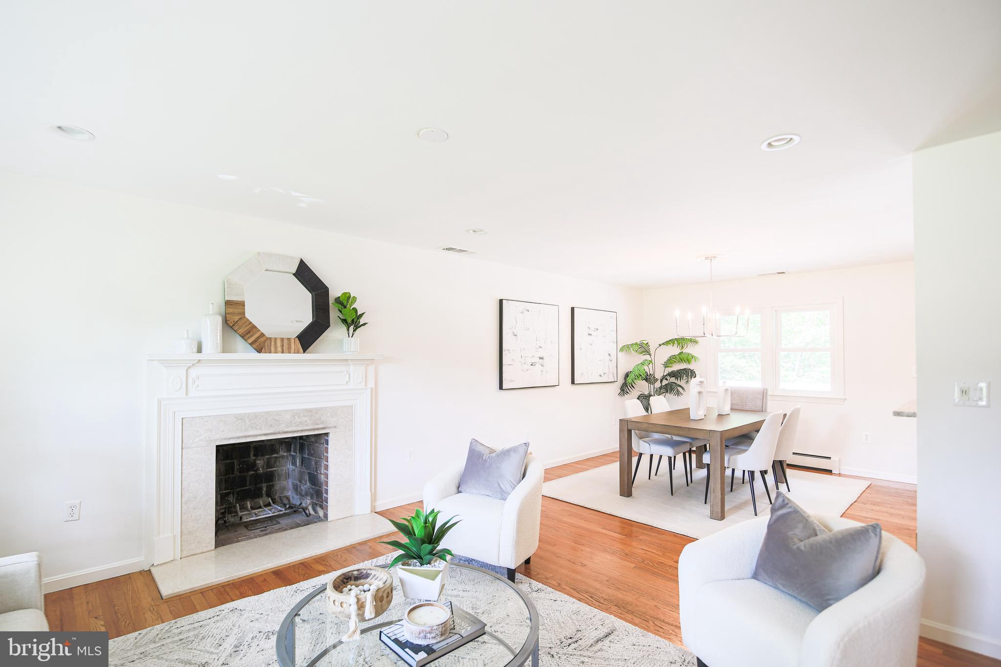 7200 Popkins Farm Road Alexandria, VA 22306 - Photo 9 of 70 Great Flow Throughout Main Level