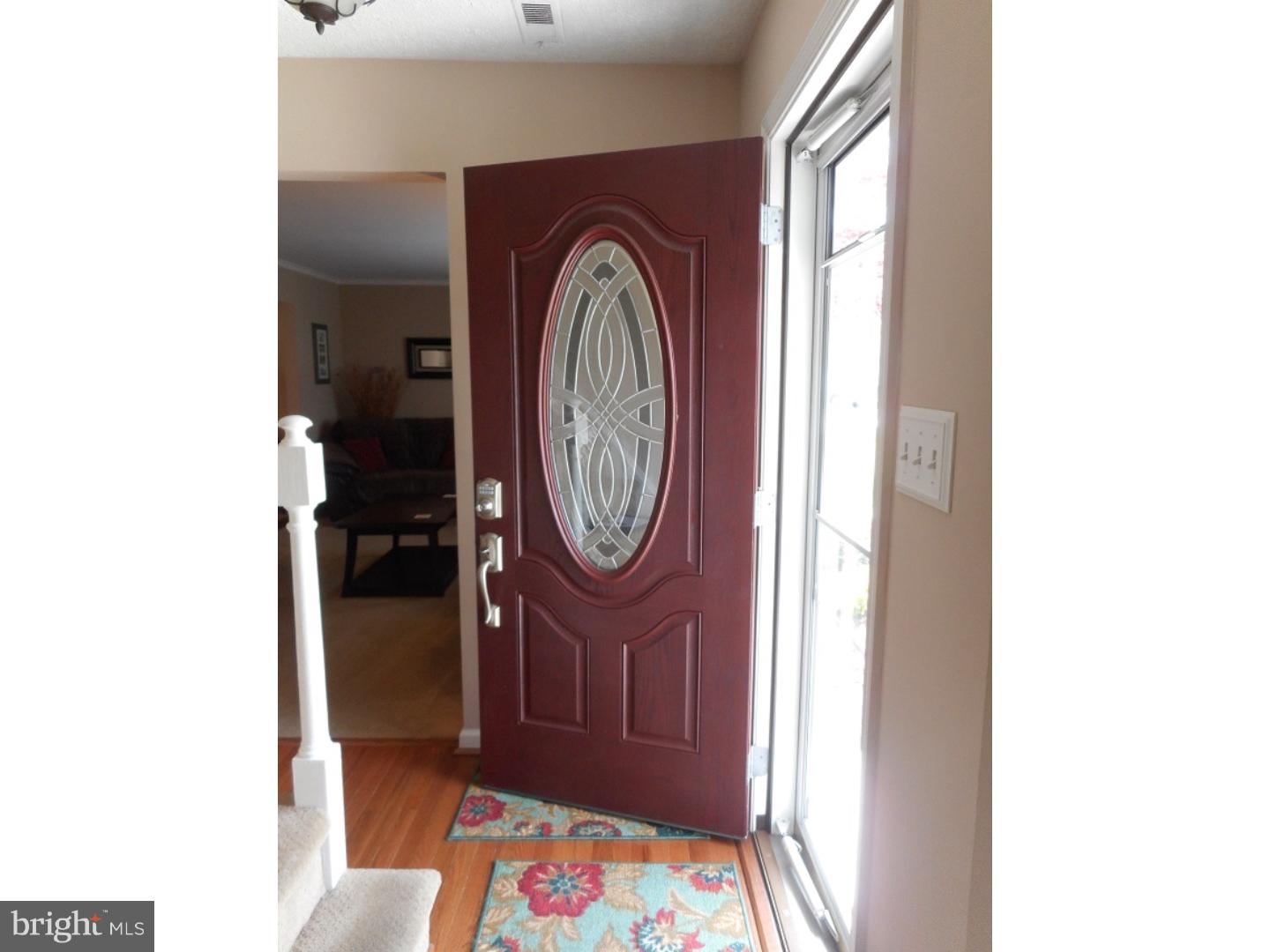 22 Dawn Road Levittown, PA 19056 - Photo 2 of 23 Foyer