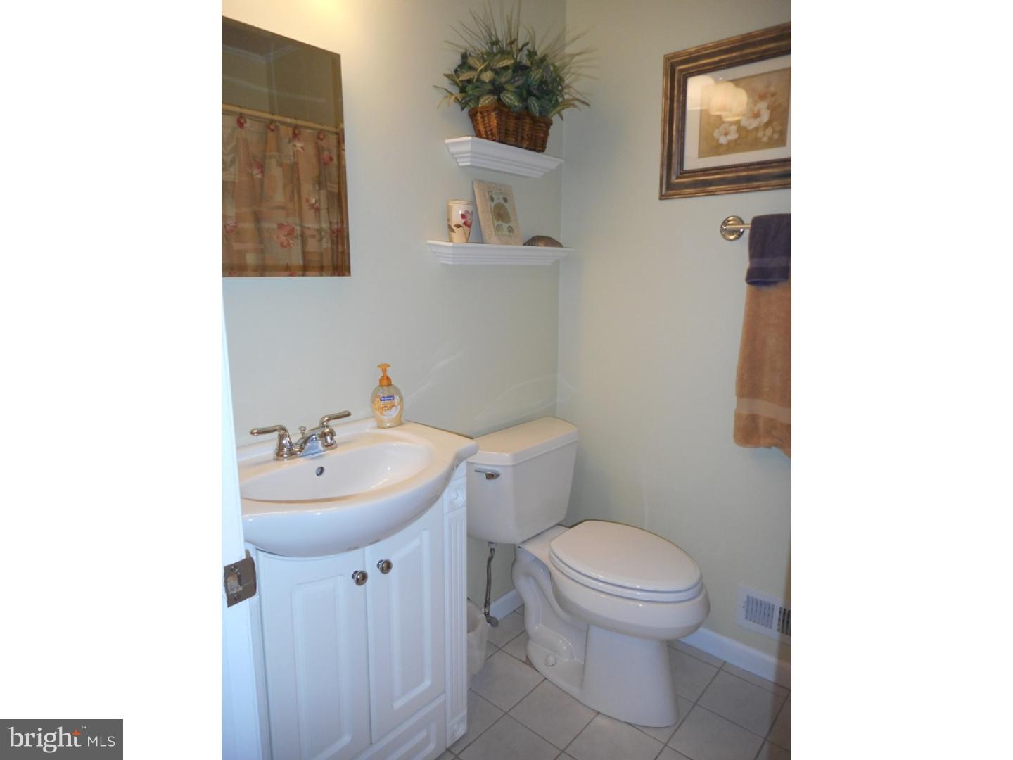 22 Dawn Road Levittown, PA 19056 - Photo 18 of 23 Bathroom