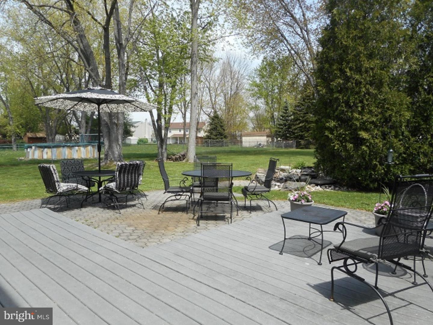 22 Dawn Road Levittown, PA 19056 - Photo 21 of 23 Deck