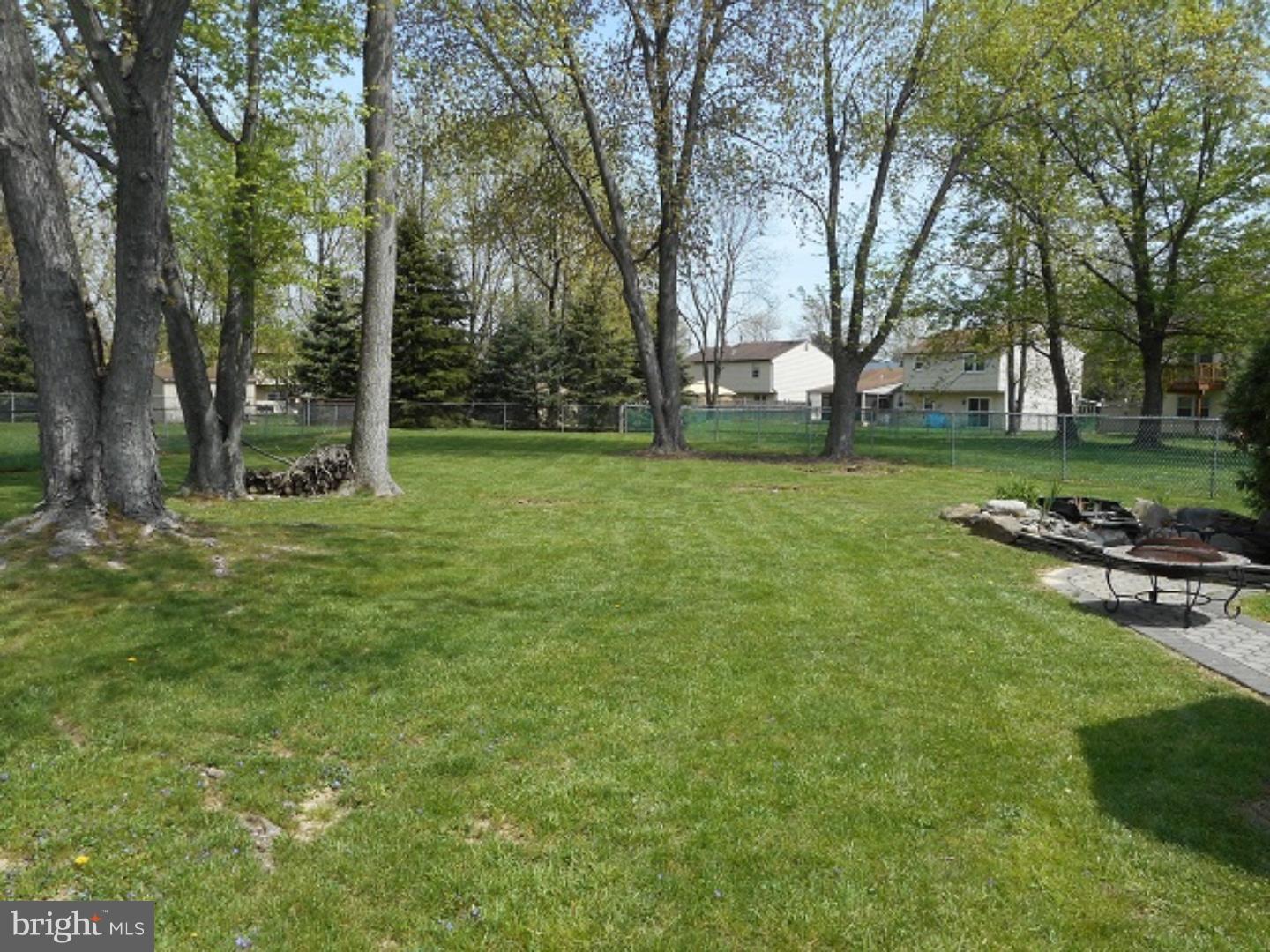 22 Dawn Road Levittown, PA 19056 - Photo 23 of 23 Back Yard