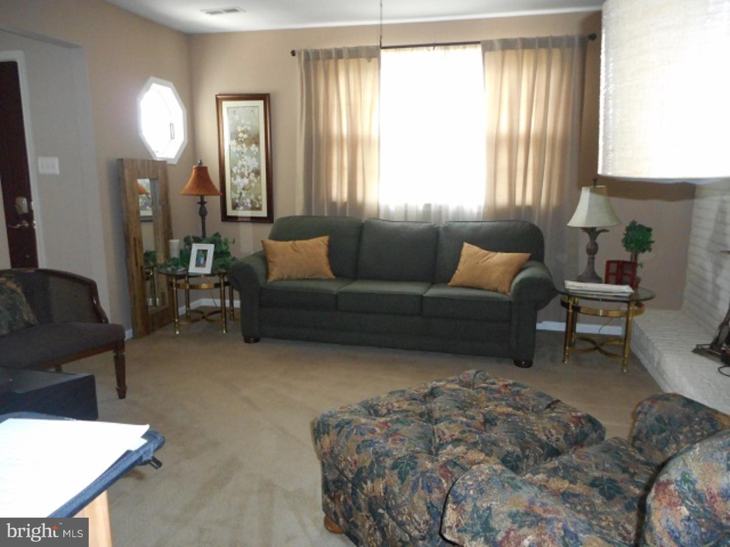 22 Dawn Road Levittown, PA 19056 - Photo 5 of 23 Family Room