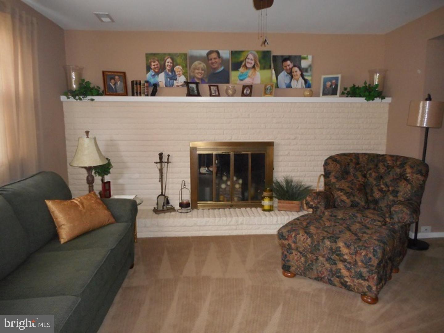 22 Dawn Road Levittown, PA 19056 - Photo 6 of 23 Family Room