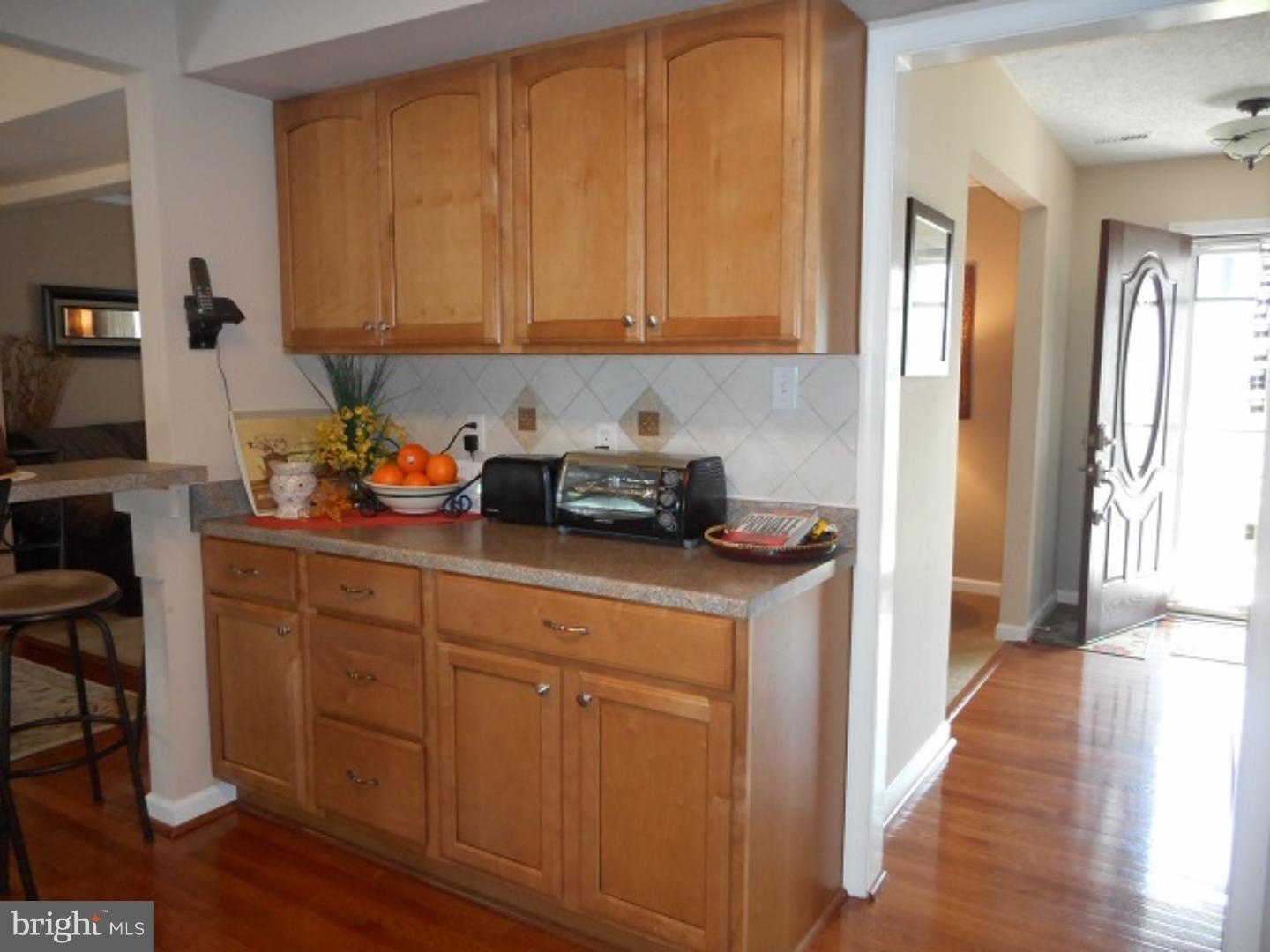 22 Dawn Road Levittown, PA 19056 - Photo 8 of 23 Kitchen
