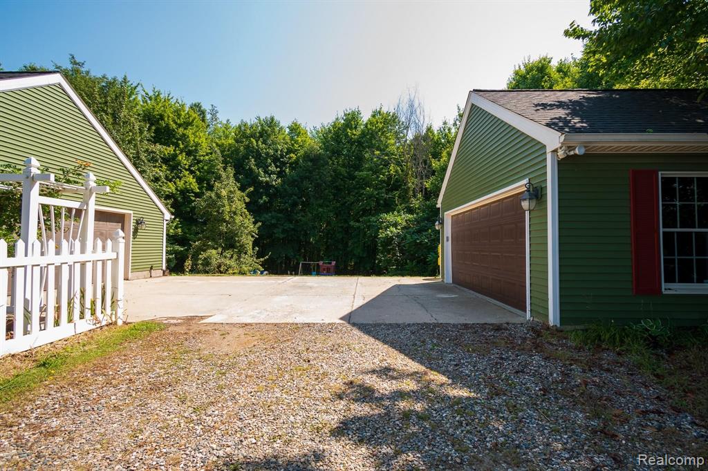 2627 Fisk Road Howell, MI 48843 - Photo 20 of 20