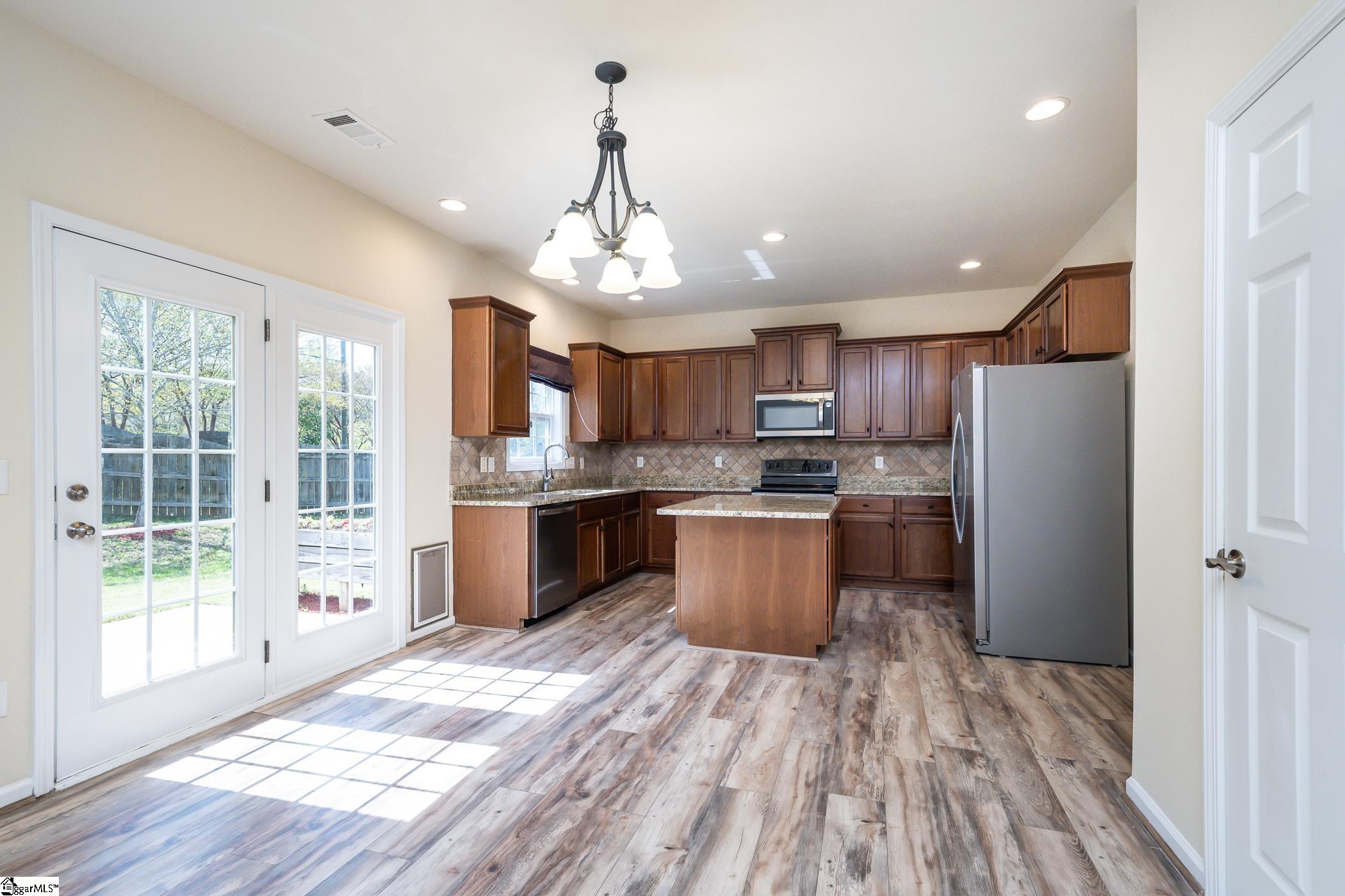 23 Deckers Way Greenville, SC 29607 - Photo 12 of 36