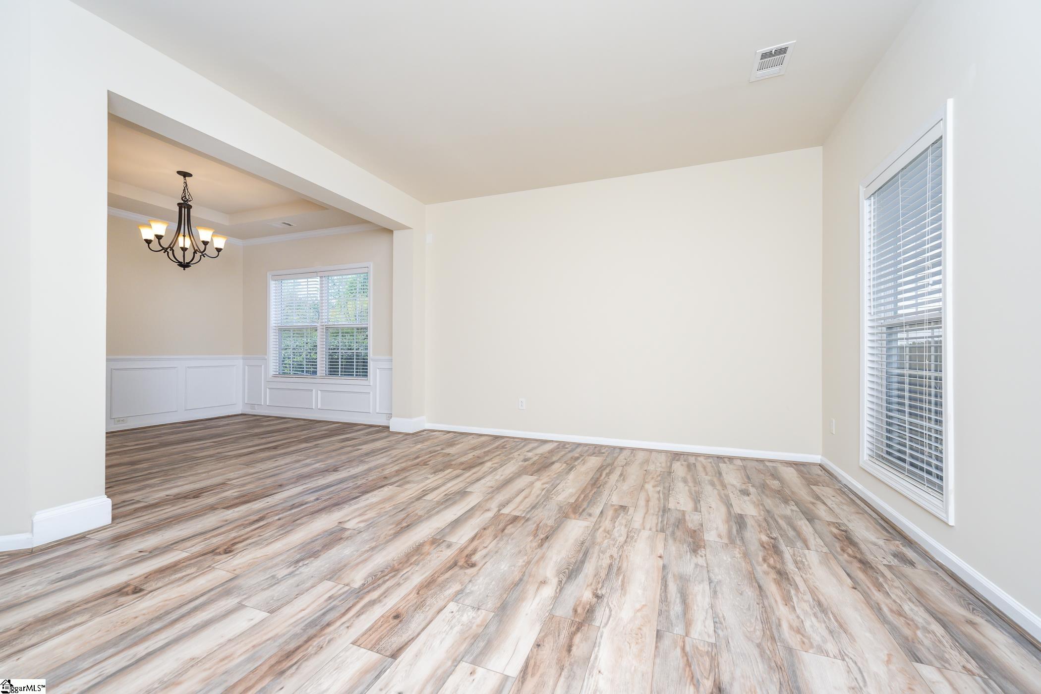 23 Deckers Way Greenville, SC 29607 - Photo 4 of 36