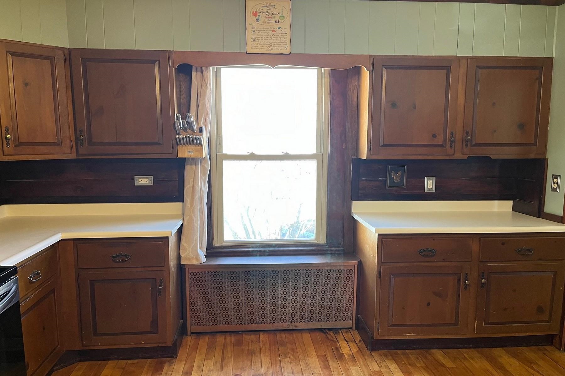 213 Columbian Avenue Rutland, VT 05701 - Photo 13 of 39