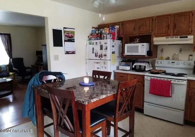 $1,500 | 24 Vosburgh Road, Poestenkill, NY 12018