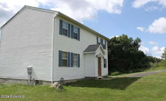 $1,500 | 24 Vosburgh Road, Poestenkill, NY 12018