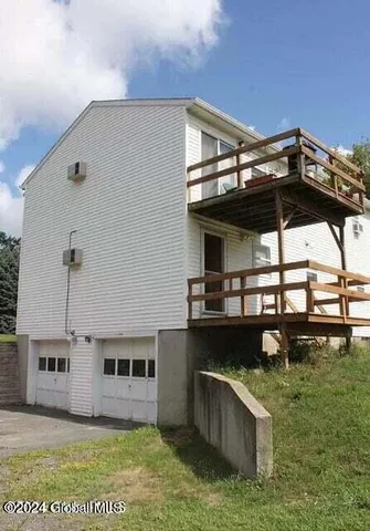 $1,500 | 24 Vosburgh Road, Poestenkill, NY 12018