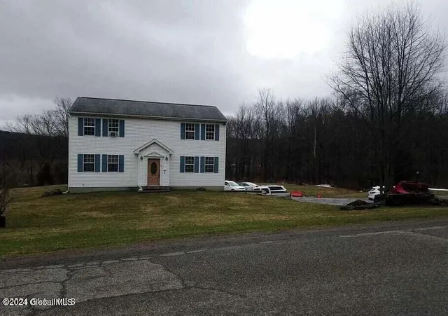 $1,500 | 24 Vosburgh Road, Poestenkill, NY 12018