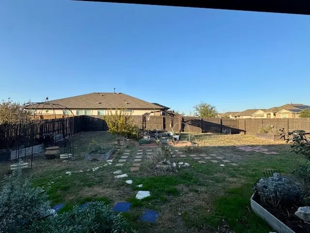 $2,000 | 407 Marimoor Drive, Hutto, TX 78634