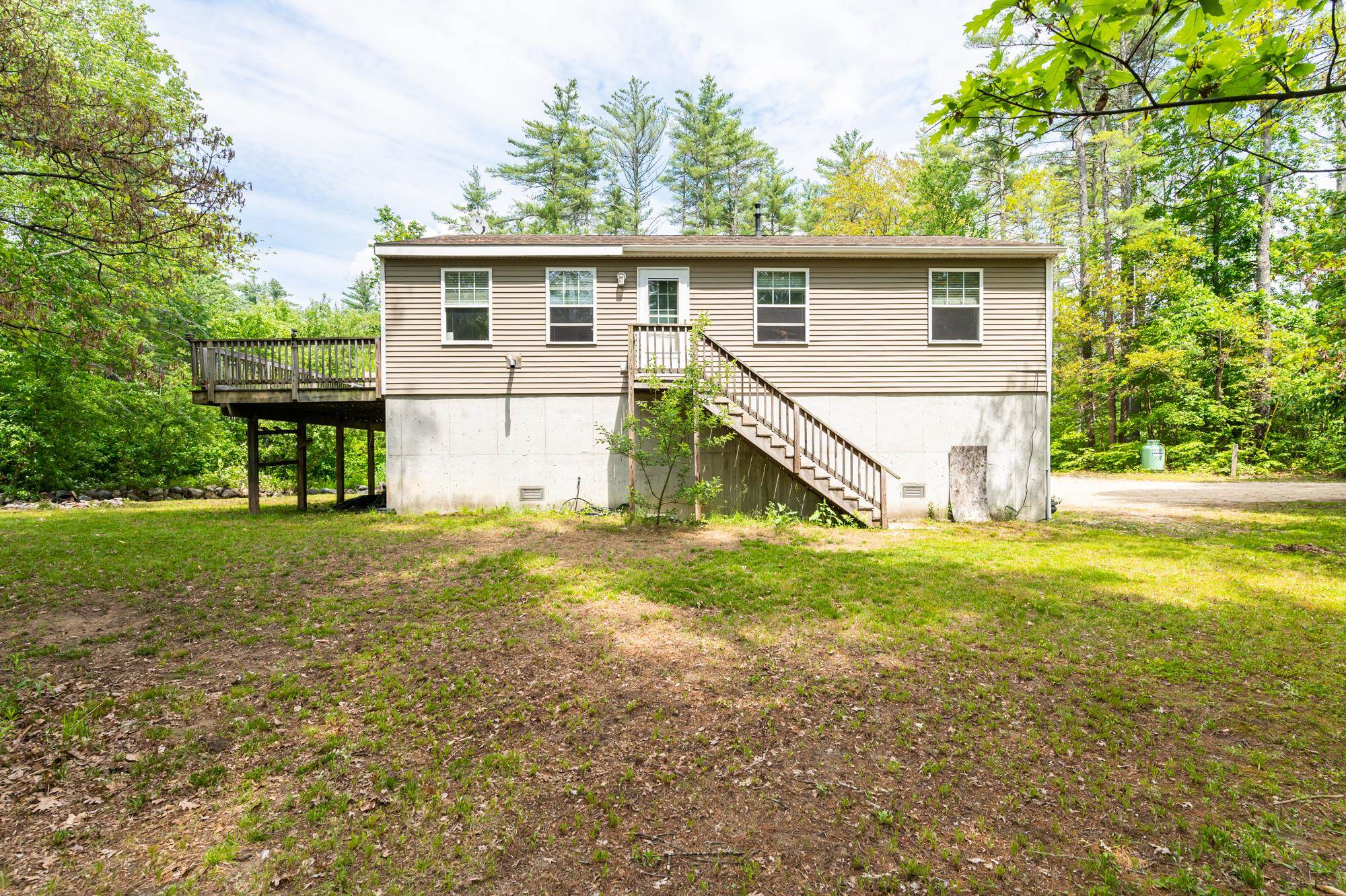 60 Clement Road Allenstown, NH 03275 - Photo 2 of 34