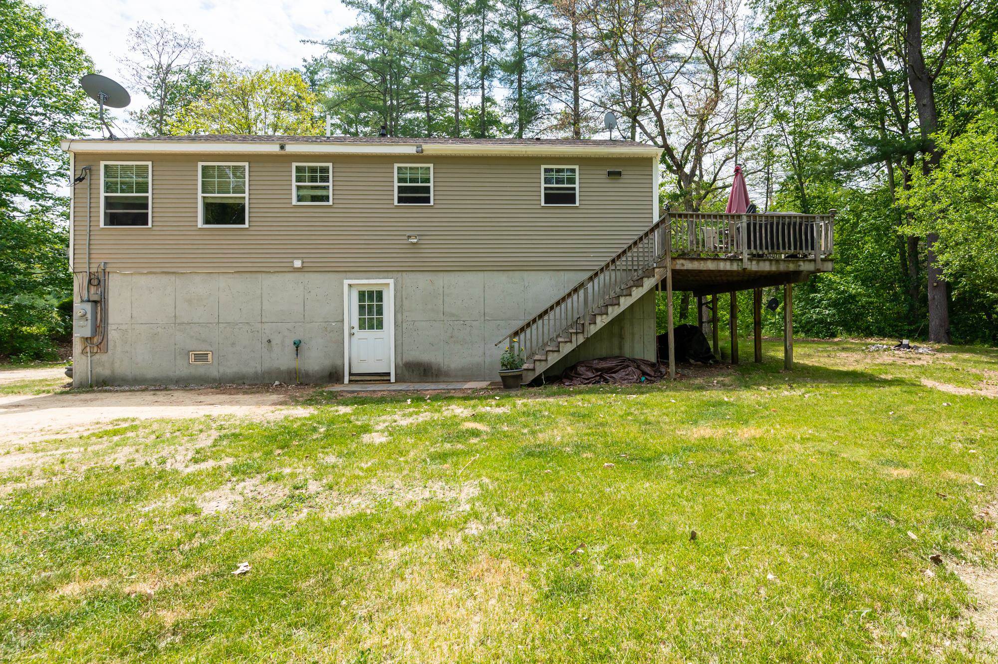 60 Clement Road Allenstown, NH 03275 - Photo 4 of 34