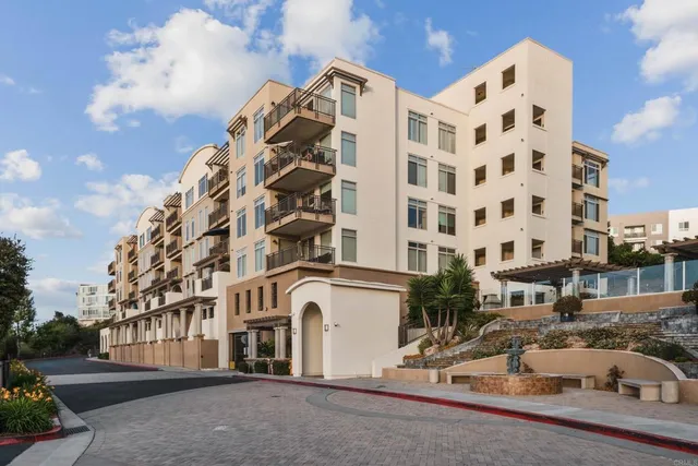$1,160,000 | 1019 Costa Pacifica Way, Unit 1210, Oceanside, CA 92054