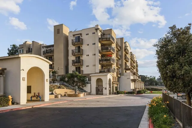 $1,160,000 | 1019 Costa Pacifica Way, Unit 1210, Oceanside, CA 92054