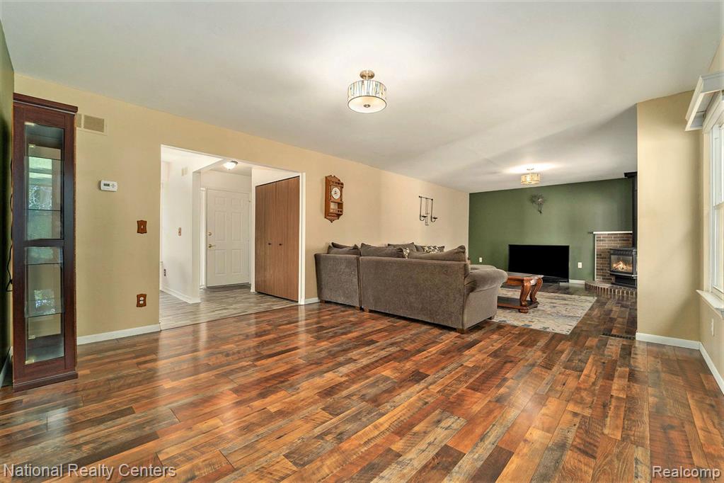 2598 Brookhaven Road Canton, MI 48188 - Photo 5 of 23
