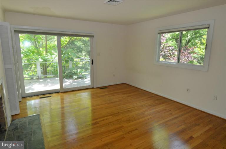 11425 Hook Road Reston, VA 20190 - Photo 5 of 20 Bedroom (Master)