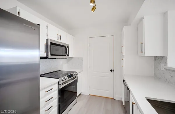 $1,595 | 5055 West Hacienda Avenue, Unit 2034, Las Vegas, NV 89118