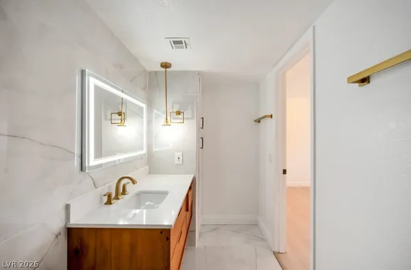 $1,595 | 5055 West Hacienda Avenue, Unit 2034, Las Vegas, NV 89118